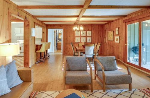 Sparta House | Center Hill Couples Retreat Cabin Lake View, Deck
