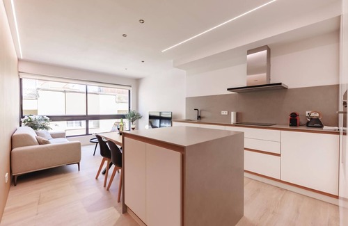 Eixample Apartment | Center - Holiday Apartment Rental in Girona | Bravissimo