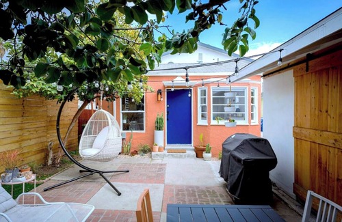 Mid City House | Center of it all! 1bd heart-of-LA casita near Beverly Hills/West Hollywood/Ktown
