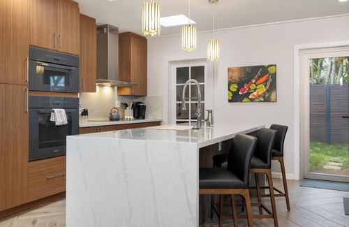 Kailua House | Center of Kailua Bay! Licensed Beach Front Rental #1990/NUC-1774,1775