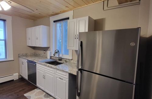 Lenox Apartment | Center of Lenox, cozy Apartment 2-bedroom REVIEWS https:/abnb.me/kcBk7oCR6xb