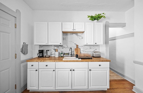 Little Italy Apartment | Center of Little Italy #1