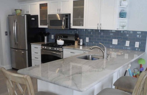 Margate City Condo | Center of Margate. A five minute walk to beach and main street restaurants.