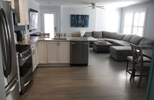 Margate City Condo | Center of Margate. A five minute walk to beach and main street restaurants.