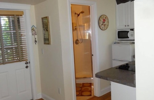 Provincetown Condo | CENTER OF TOWN: 1 Bedroom, 1 Bath, WiFi, King-size Tempur-Pedic