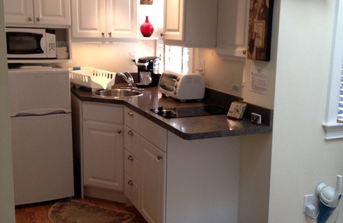 Provincetown Condo | CENTER OF TOWN: 1 Bedroom, 1 Bath, WiFi, King-size Tempur-Pedic