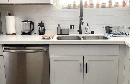 Las Vegas House | Center of Vegas - 5 beds house with heated pool