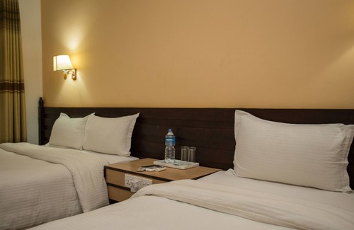 Sauraha Hotel | Center Park Resort
