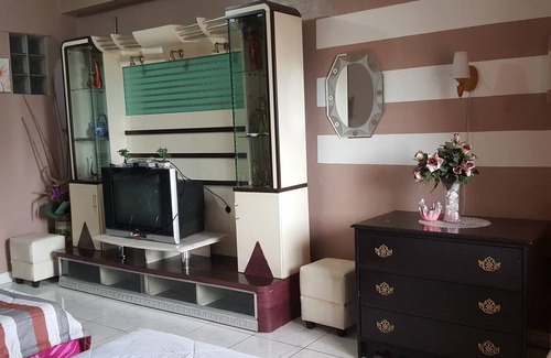 Barangay Poblacion House | Center Parkway Pension House
