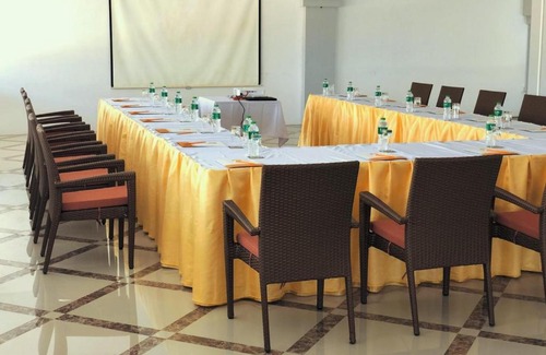 Ngwe Saung Hotel | Center Point Ngwe Saung Beach Resort