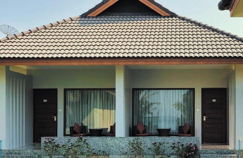 Ngwe Saung Hotel | Center Point Ngwe Saung Beach Resort