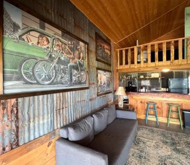 Minden House | Center Stage Yellow Rose Canyon