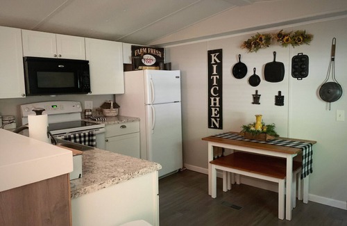 Dowelltown House | Centerhill Lake Indian Creek Getaway