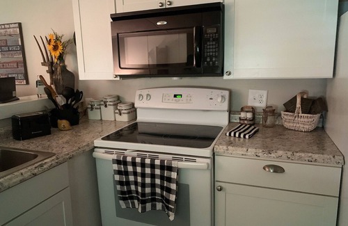 Dowelltown House | Centerhill Lake Indian Creek Getaway