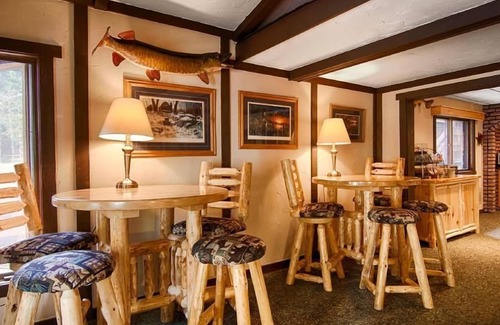 Tomahawk Hotel | Centerstone Resort Lake-Aire