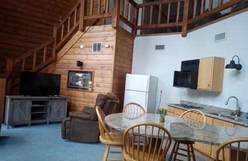 Tomahawk Hotel | Centerstone Resort Lake-Aire