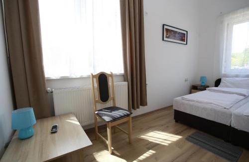 Szentes Bed & Breakfast | Centrál Panzió