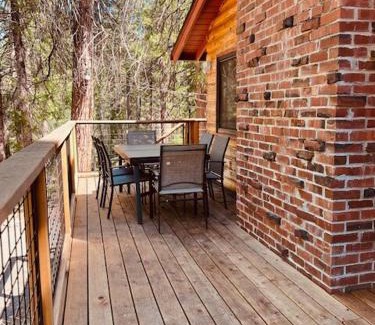 Arnold House | Centra Arnold Cabin office nook