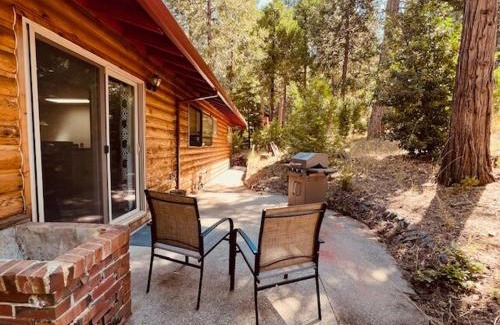 Arnold House | Centra Arnold Cabin office nook