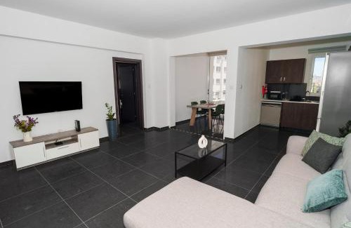 Larnaca City Centre Apartment | Central 2 Bdr Flat St Lazaros - Phoenix Lodge