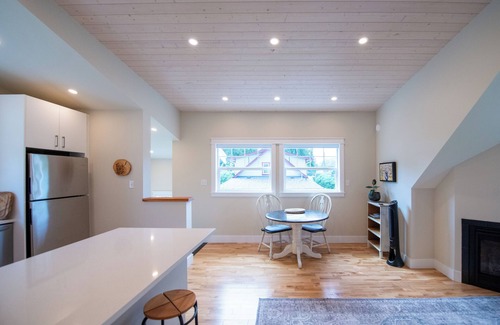 Gibsons Cottage | Central 2 Bed New Construction Laneway House in Gibsons