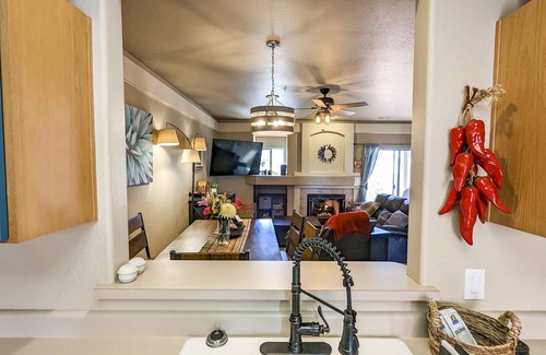 Nepenthe House | Central 2 BR Cozy Pet-Friendly Retreat with Pool+ Hot Tub+Private Yard