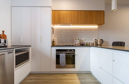 Christchurch City Centre House | Central 2-BR Townhouse w/Free Carpark