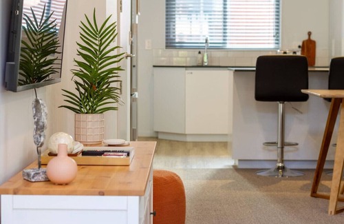 Christchurch City Centre House | Central 2-BR Townhouse w/Free Carpark