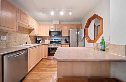Whistler Cay Heights House | Central 2BR w/Pool, Hot Tub, BBQ & Free Parking