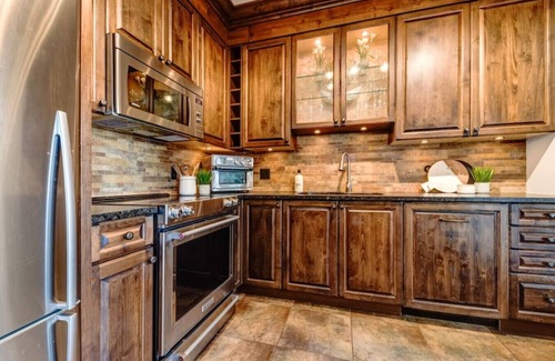 Whistler Cay Heights Hotel | Central 2BR with Prime Amenities