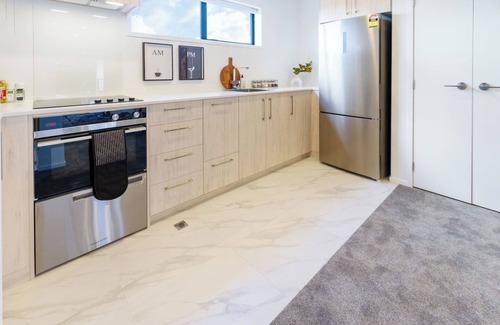 Mount Albert House | Central 3BR Townhouse: Mt Albert