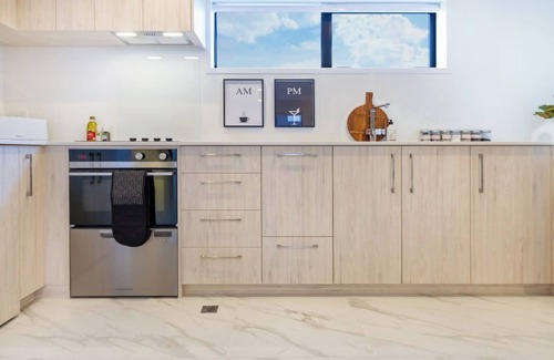 Mount Albert House | Central 3BR Townhouse: Mt Albert