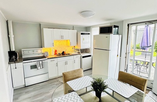 Peterborough House | Central 4BR Retreat with 6 Beds
