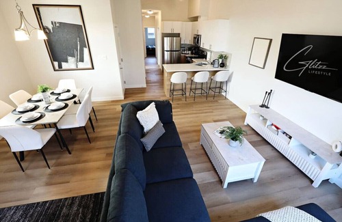 North Central Edmonton House | Central 5 Bedroom |A/C|Rogers|Commonwealth|EXPO