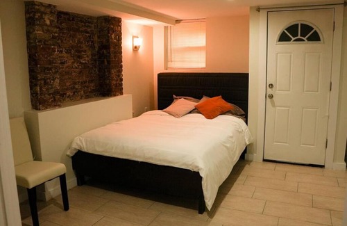 Bushwick Apartment | Central 5BR Duplex w/ Patio for 14 guests