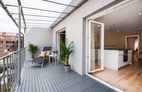 Saarbruecken Apartment | Central 80 sqm city apartment (No. 6) for 4 pers.