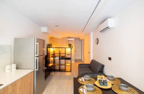Malilla House | Central accommodation for 4 people