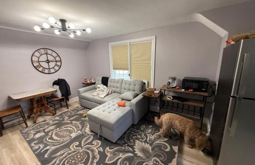 Almont Apartment | Central air, 5 minutes to Canada