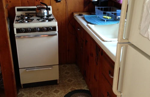Dennis Port Cottage | Central air, dog friendly walk to beach in this 2 bedroom family cottage