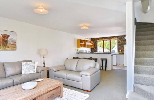 Akaroa House | Central Akaroa Retreat - Balcony & Parking -Tumeke Akaroa