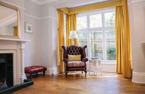 Alderley Edge House | Central Alderley Edge Detatched 4 Bedroom House - The Alderley Edge Gate House
