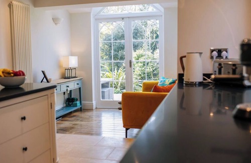 Alderley Edge House | Central Alderley Edge Detatched 4 Bedroom House - The Alderley Edge Gate House