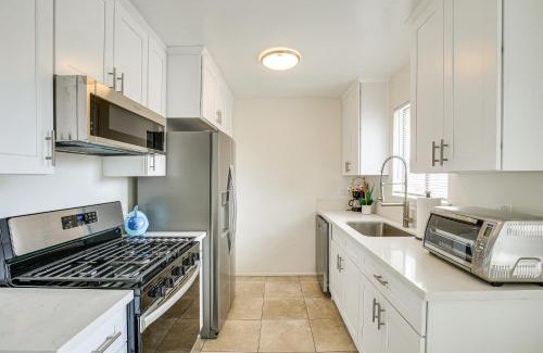 Harbor Apartment | Central and Executive-Style Oasis in Long Beach!