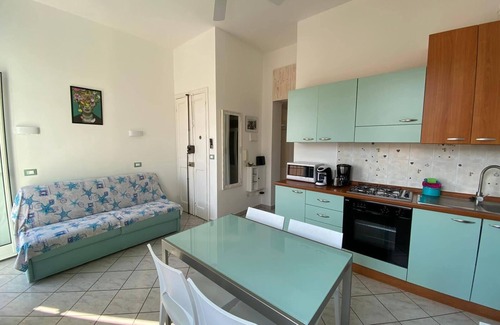 Sanremo Centre Apartment | CENTRAL AND QUIET FRIDA APARTMENT