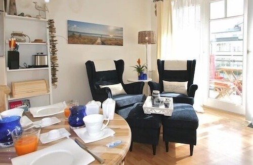 Binz Apartment | Central and quiet location, 30m to the beach, sunny balcony, incl. parking lot and WLAN