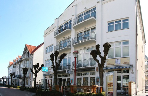 Binz Apartment | Central and quiet location, 30m to the beach, sunny balcony, incl. parking lot and WLAN