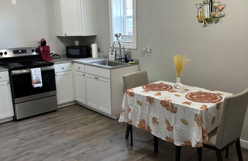 Oswego Apartment | Central and Stylish 1-bedroom apartment with WiFi in Charming Oswego