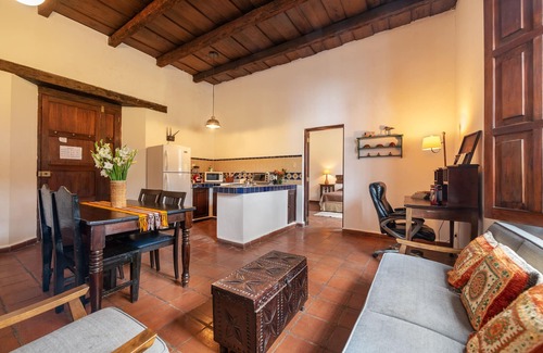 Antigua Guatemala Apartment | Central Antigua apartment with kitchen