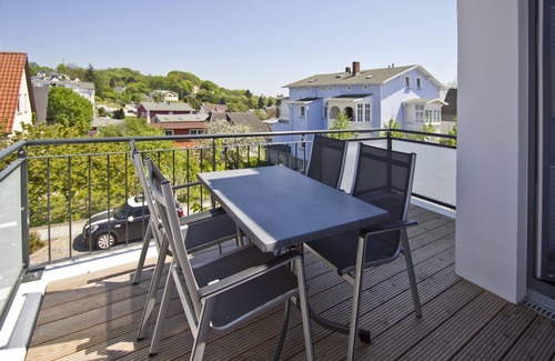 Gohren Apartment | Central apartment with balcony, use of swimming pool and sauna - Villa Anni FeWo 05