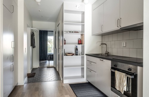 Appelviken Apartment | Central apartment 5min Drive to city airport